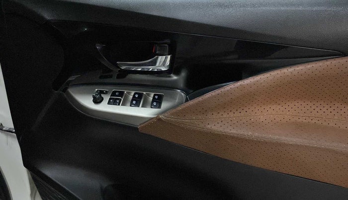 2019 Toyota Innova Crysta 2.8 ZX AT 7 STR, Diesel, Automatic, 80,686 km, Driver Side Door Panels Control