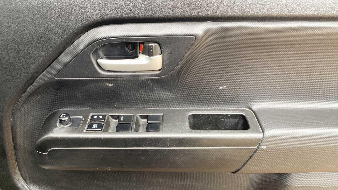 2019 Maruti New Wagon-R VXI 1.0, Petrol, Manual, 58,907 km, Driver Side Door Panels Control