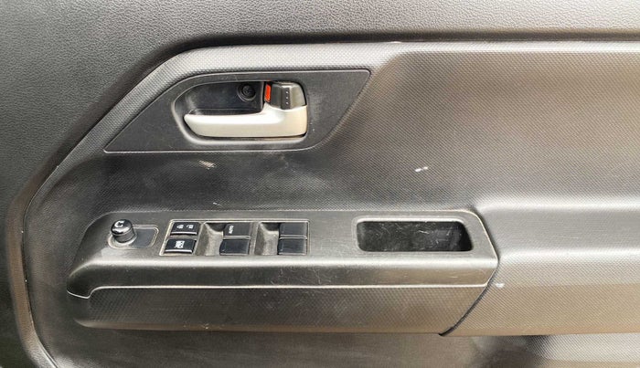2019 Maruti New Wagon-R VXI 1.0, Petrol, Manual, 58,907 km, Driver Side Door Panels Control