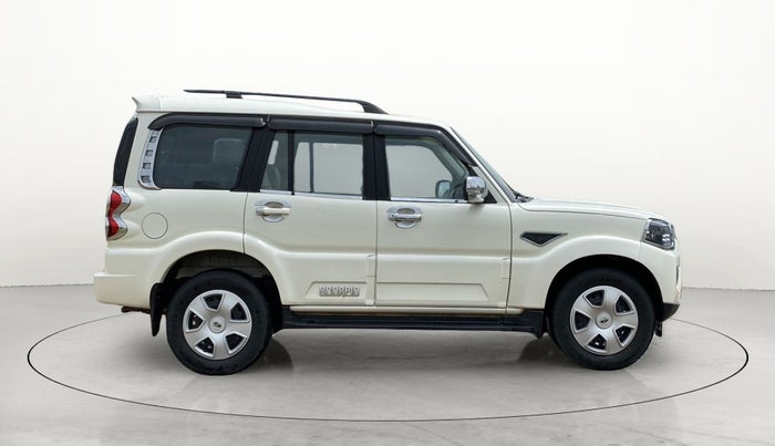 2020 Mahindra Scorpio S9, Diesel, Manual, 71,987 km, Right Side View