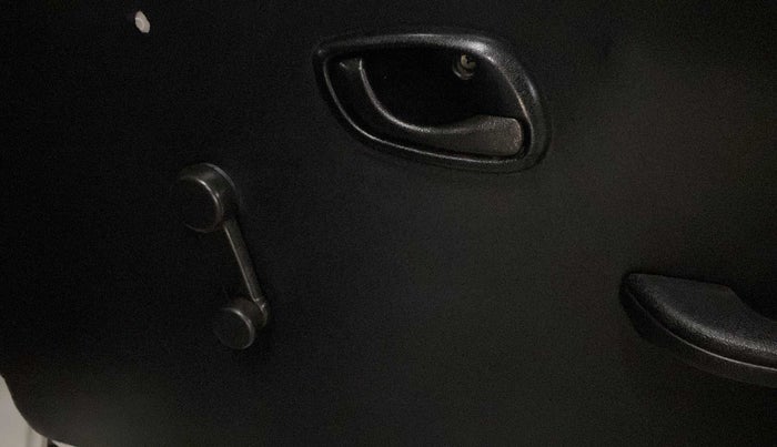 2018 Maruti Eeco 5 STR WITH A/C+HTR, CNG, Manual, 71,958 km, Driver Side Door Panels Control