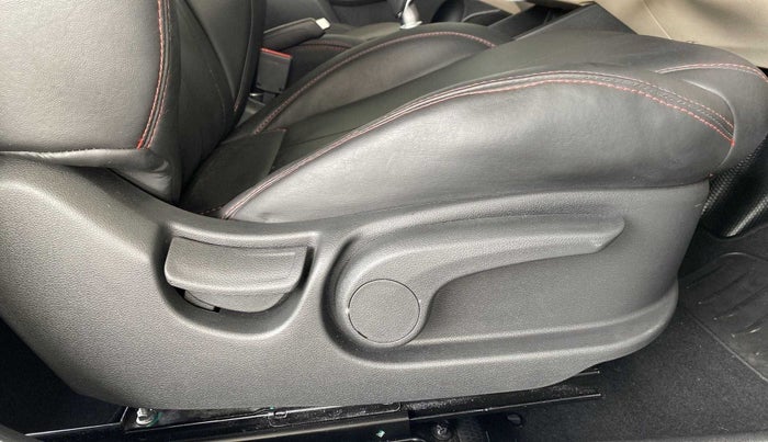 2022 Hyundai Verna SX 1.5 VTVT, Petrol, Manual, 5,742 km, Driver Side Adjustment Panel