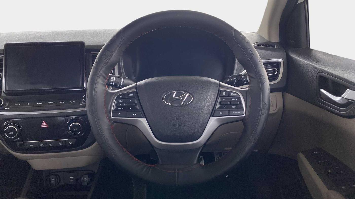 2022 Hyundai Verna SX 1.5 VTVT, Petrol, Manual, 5,742 km, Steering Wheel Close Up