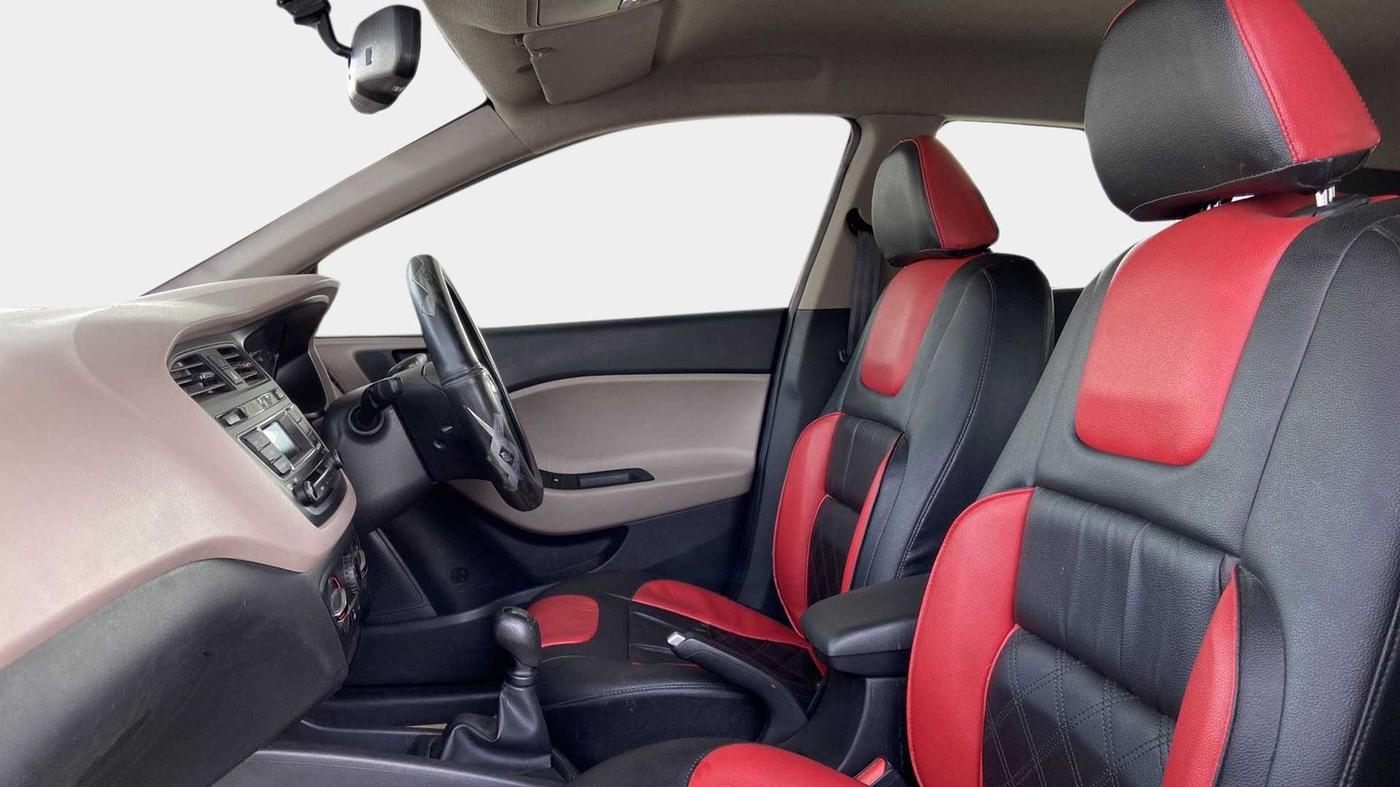 2017 Hyundai Elite i20 MAGNA 1.2, Petrol, Manual, 31,196 km, Right Side Front Door Cabin