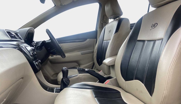 2016 Maruti Ciaz ZXI, Petrol, Manual, 89,801 km, Right Side Front Door Cabin