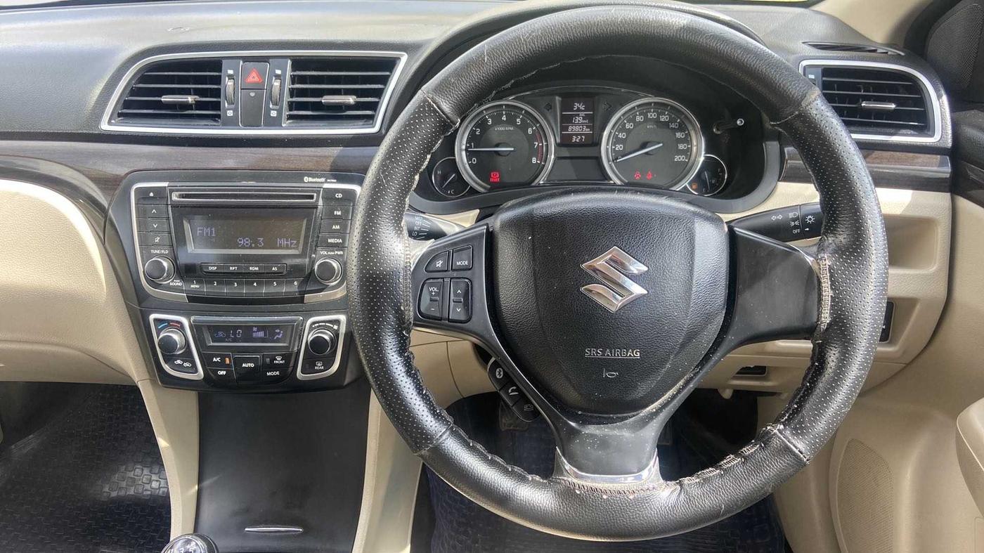 2016 Maruti Ciaz ZXI, Petrol, Manual, 89,801 km, Steering Wheel Close Up