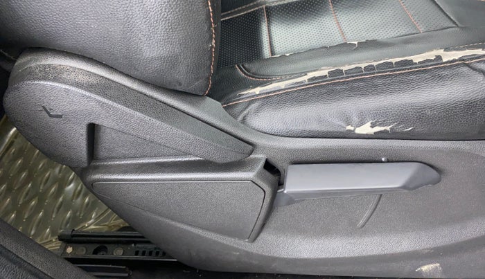 2017 Ford Ecosport 1.5 TITANIUM TI VCT AT, Petrol, Automatic, 55,902 km, Driver Side Adjustment Panel