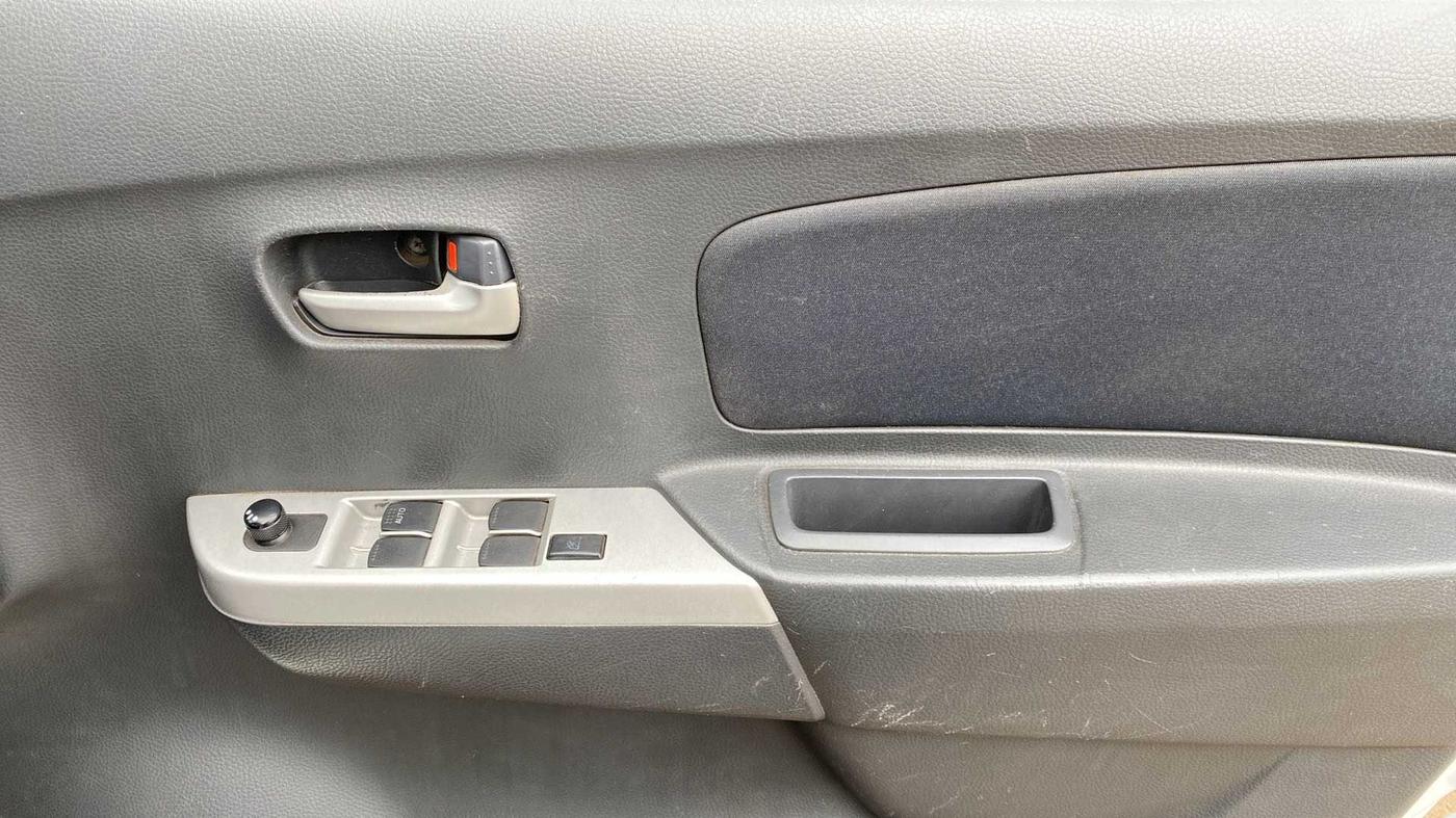 2012 Maruti Wagon R 1.0 VXI, Petrol, Manual, 96,900 km, Driver Side Door Panels Control