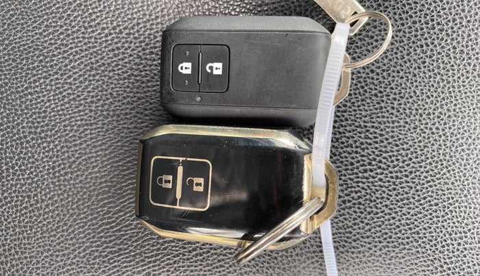 2019 Maruti Baleno ZETA PETROL 1.2, Petrol, Manual, 57,730 km, Key Close Up