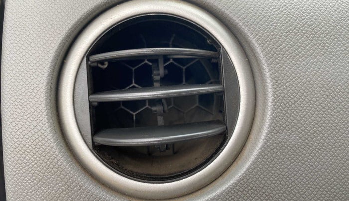 2012 Maruti Wagon R 1.0 LXI, CNG, Manual, 59,618 km, AC Unit - Front vent has minor damage