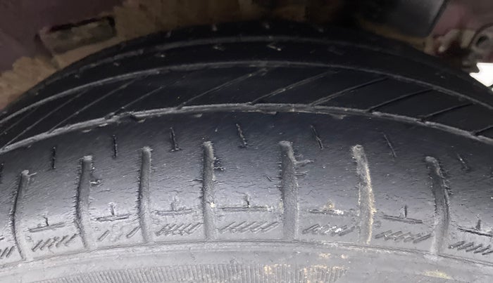 2015 Hyundai Grand i10 MAGNA 1.2 VTVT, Petrol, Manual, 42,030 km, Left Rear Tyre Tread