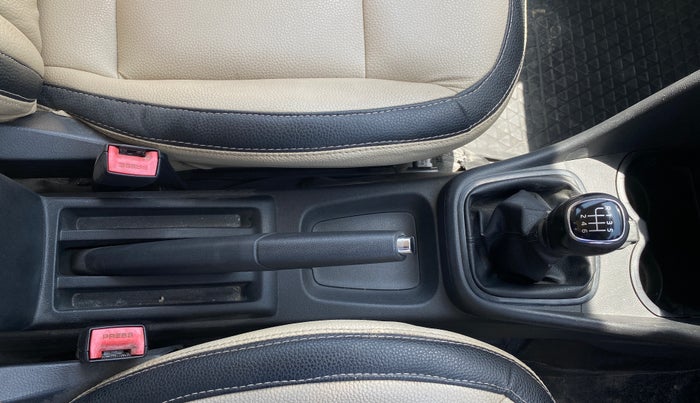 2020 Skoda Rapid 1.0 AMBITION TSI MT, Petrol, Manual, 1,27,714 km, Gear Lever