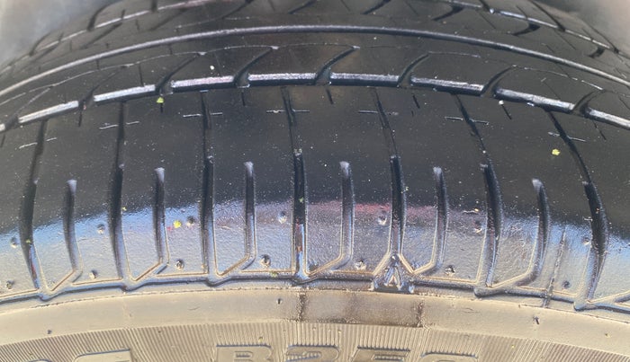 2020 Skoda Rapid 1.0 AMBITION TSI MT, Petrol, Manual, 1,27,714 km, Right Rear Tyre Tread