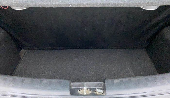 2013 Maruti Swift VXI, Petrol, Manual, 60,634 km, Boot Inside