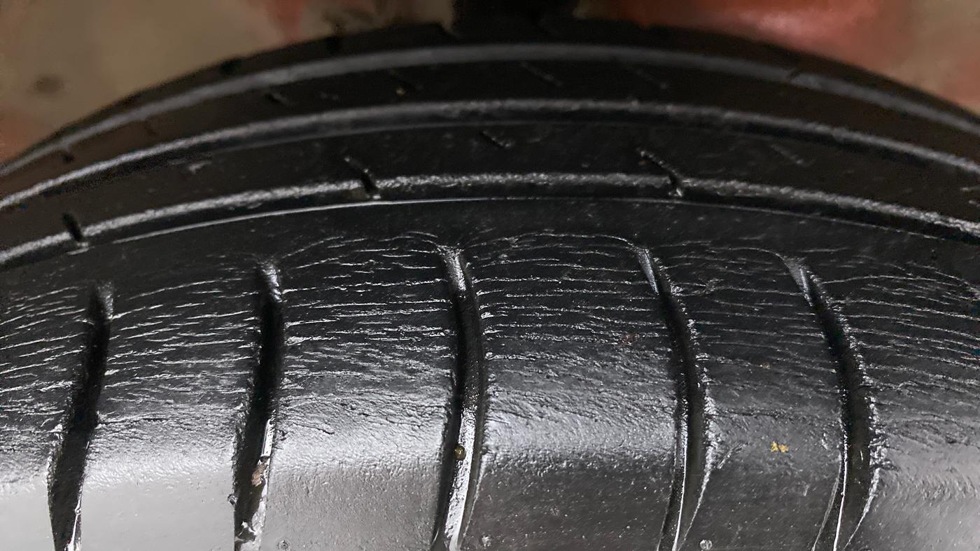 2015 Maruti Wagon R 1.0 VXI, Petrol, Manual, 64,749 km, Right Front Tyre Tread