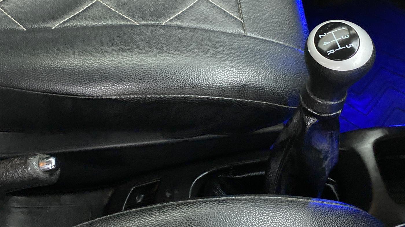2015 Maruti Wagon R 1.0 VXI, Petrol, Manual, 64,749 km, Gear Lever