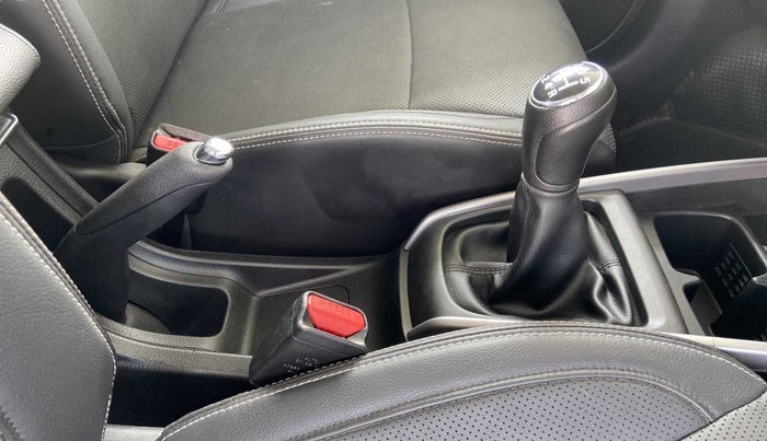 2022 Maruti XL6 ALPHA PLUS MT, Petrol, Manual, 14,504 km, Gear Lever