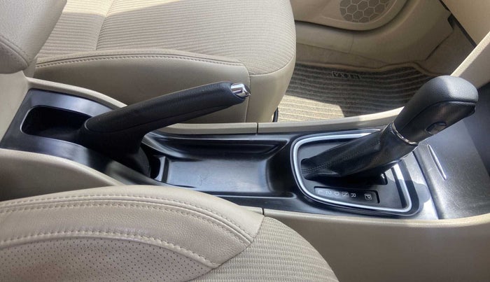2018 Maruti Ciaz ZETA 1.4  AT PETROL, Petrol, Automatic, 25,333 km, Gear Lever