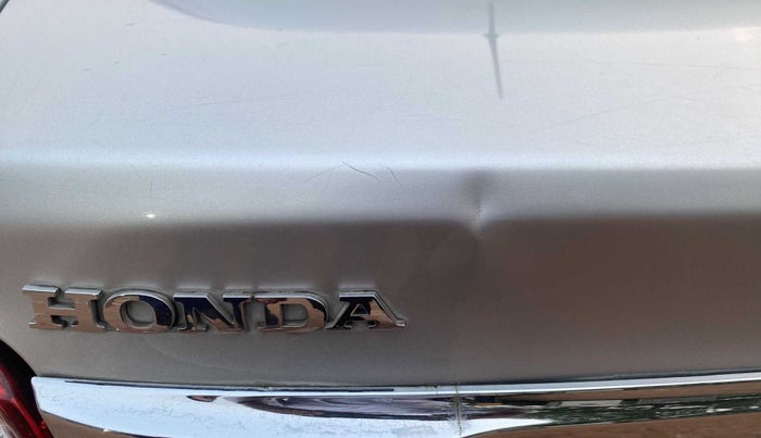 2016 Honda Amaze 1.2L I-VTEC S, Petrol, Manual, 66,005 km, Dicky (Boot door) - Slightly dented