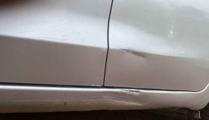 2016 Honda Amaze 1.2L I-VTEC S, Petrol, Manual, 66,005 km, Left running board - Slightly dented