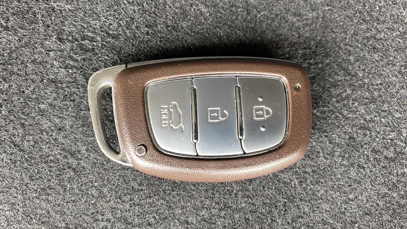 2017 Hyundai Creta SX PLUS AT 1.6 DIESEL, Diesel, Automatic, 51,893 km, Key Close Up