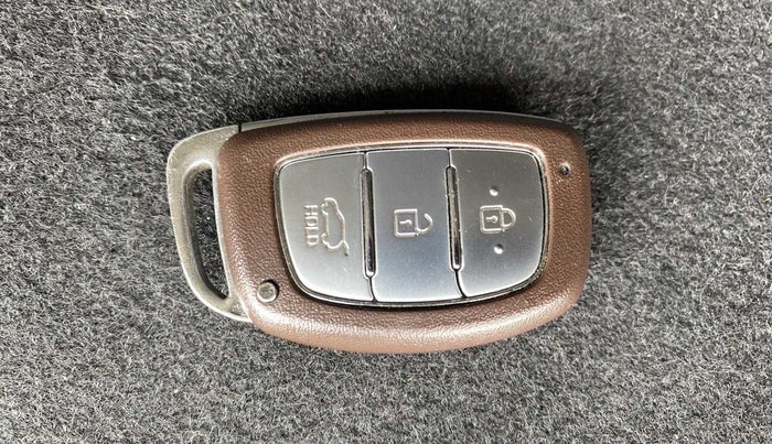 2017 Hyundai Creta SX PLUS AT 1.6 DIESEL, Diesel, Automatic, 51,893 km, Key Close Up