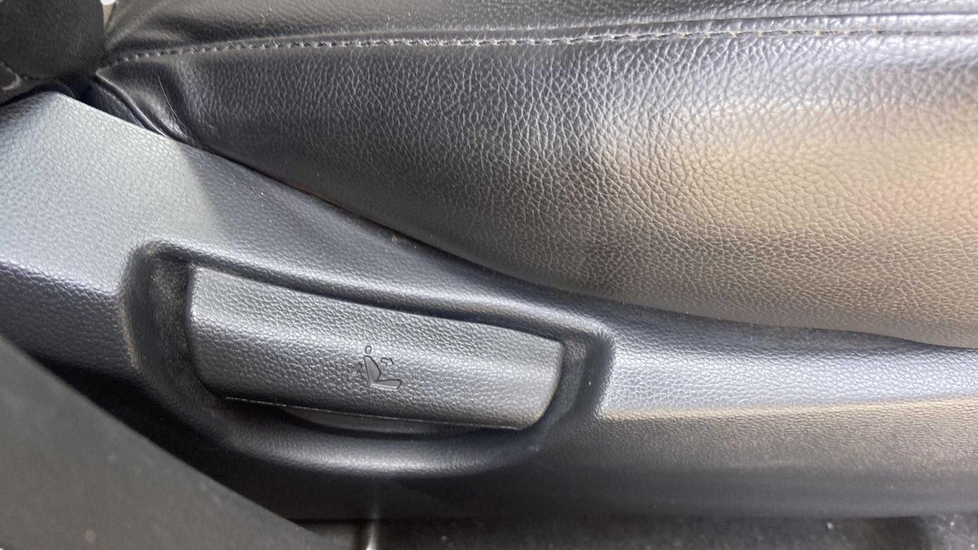 2017 Hyundai Grand i10 SPORTZ (O) AT 1.2 KAPPA VTVT, Petrol, Automatic, 31,065 km, Driver Side Adjustment Panel