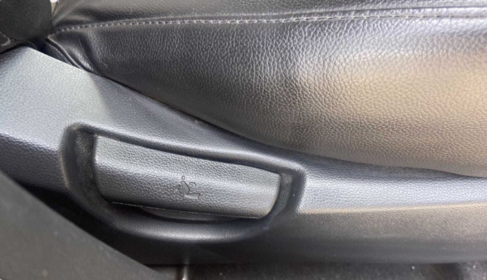 2017 Hyundai Grand i10 SPORTZ (O) AT 1.2 KAPPA VTVT, Petrol, Automatic, 31,065 km, Driver Side Adjustment Panel