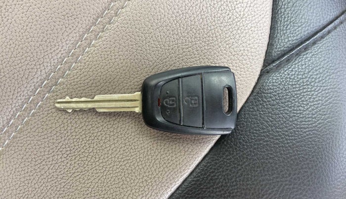 2017 Hyundai Grand i10 SPORTZ (O) AT 1.2 KAPPA VTVT, Petrol, Automatic, 31,065 km, Key Close Up