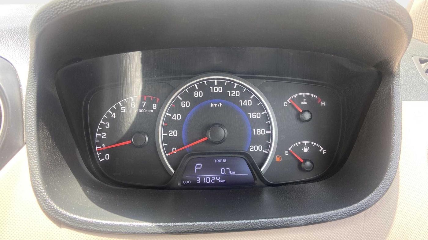 2017 Hyundai Grand i10 SPORTZ (O) AT 1.2 KAPPA VTVT, Petrol, Automatic, 31,065 km, Odometer Image