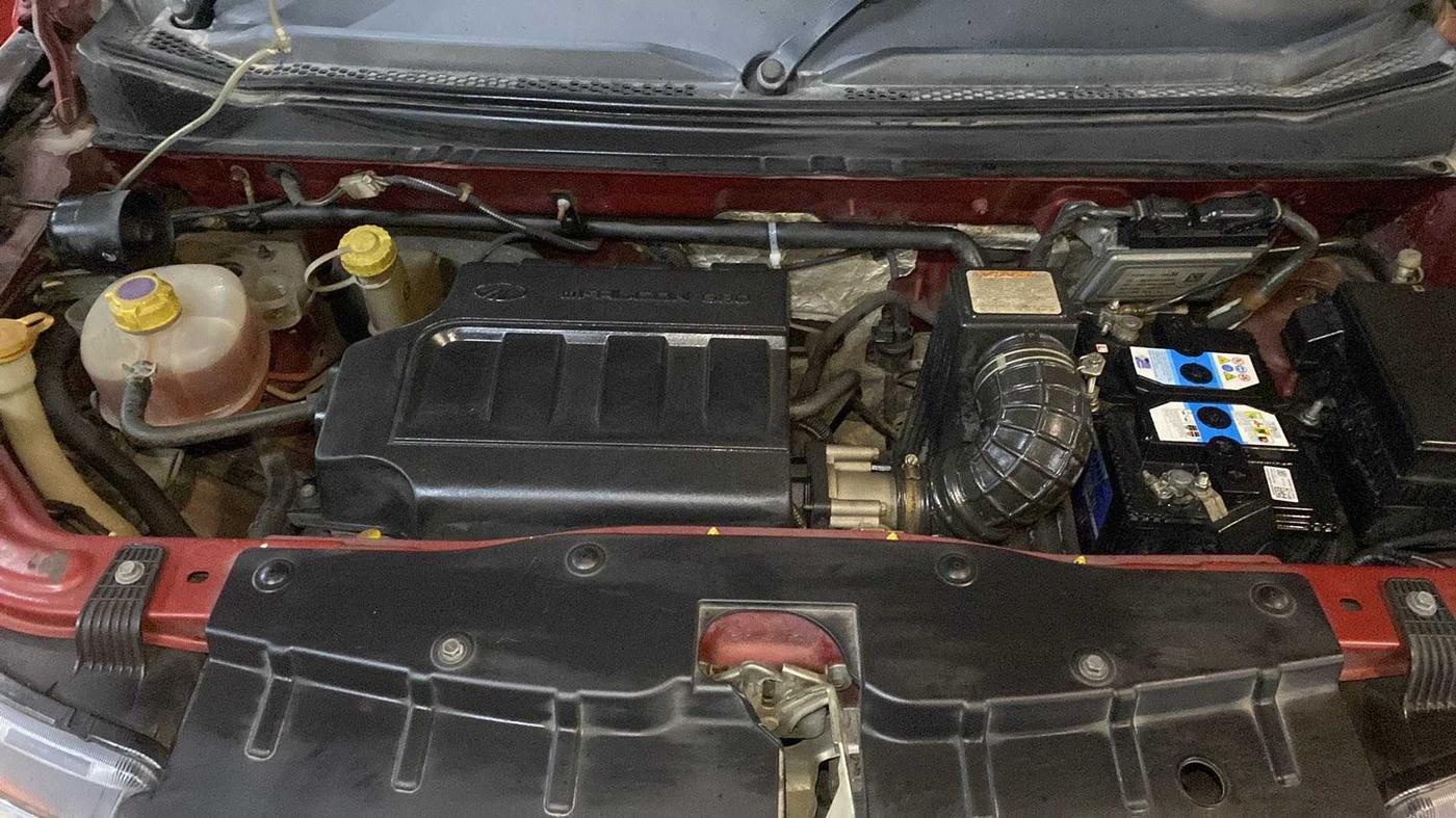 2016 Mahindra Kuv100 K8 5 STR, Petrol, Manual, 27,455 km, Open Bonet