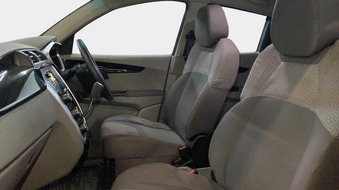 2016 Mahindra Kuv100 K8 5 STR, Petrol, Manual, 27,455 km, Right Side Front Door Cabin