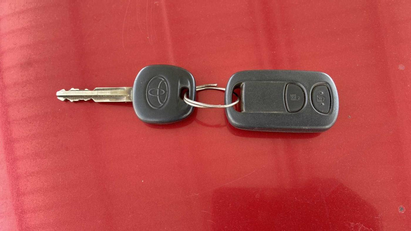 2013 Toyota Etios G, Petrol, Manual, 27,735 km, Key Close Up
