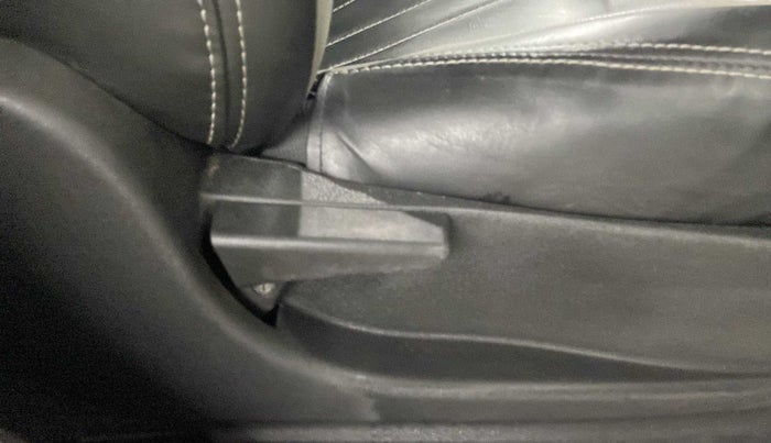 2019 Tata NEXON XM DIESEL, Diesel, Manual, 26,965 km, Driver Side Adjustment Panel