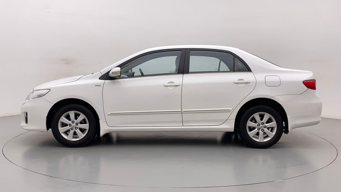 2013 Toyota Corolla Altis GL PETROL, Petrol, Manual, 1,18,123 km, Left Side