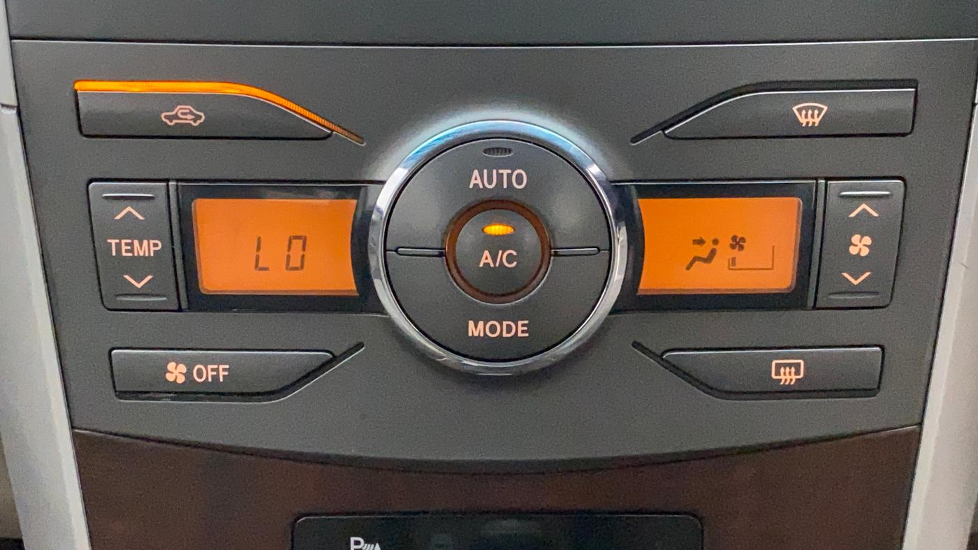 2013 Toyota Corolla Altis GL PETROL, Petrol, Manual, 1,18,123 km, Automatic Climate Control
