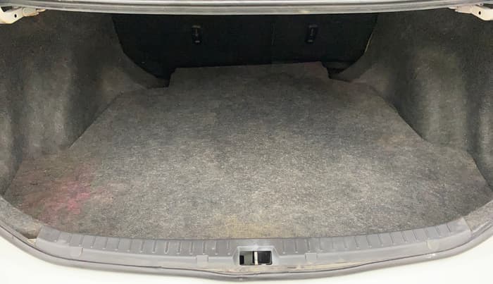 2013 Toyota Corolla Altis GL PETROL, Petrol, Manual, 1,18,123 km, Boot Inside