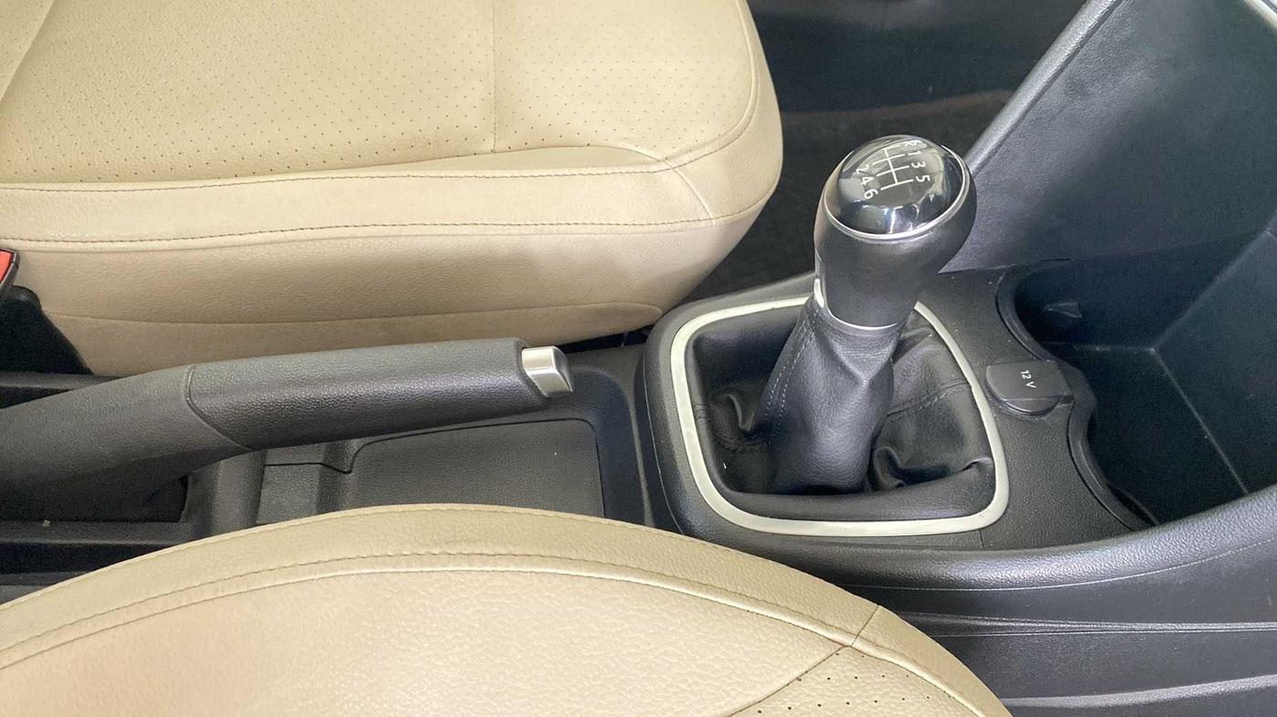 2020 Volkswagen Vento HIGHLINE PLUS 1.0L TSI, Petrol, Manual, 42,650 km, Gear Lever