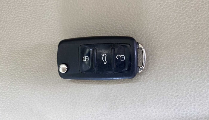 2020 Volkswagen Vento HIGHLINE PLUS 1.0L TSI, Petrol, Manual, 42,650 km, Key Close Up