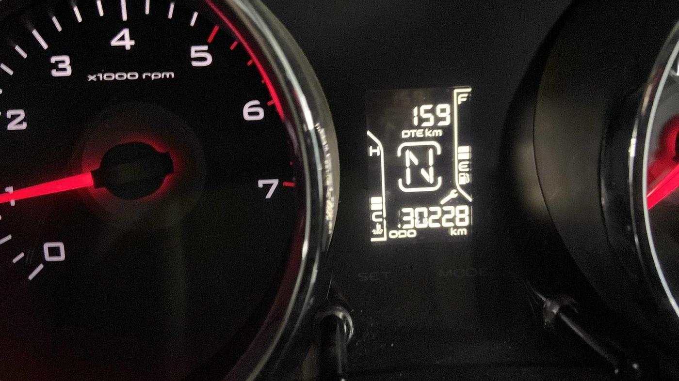 2019 Mahindra TUV300 T8, Diesel, Manual, 30,227 km, Odometer Image