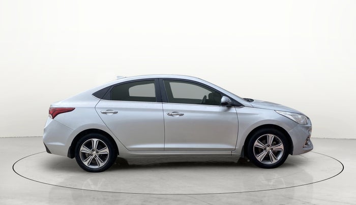 2017 Hyundai Verna 1.6 SX (O) CRDI MT, Diesel, Manual, 39,217 km, Right Side View