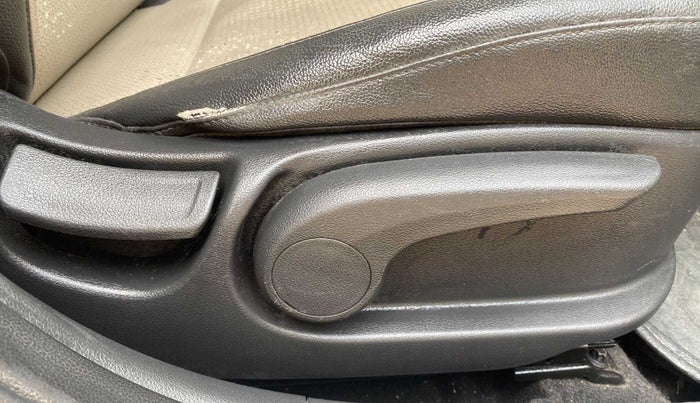 2017 Hyundai Verna 1.6 SX (O) CRDI MT, Diesel, Manual, 39,217 km, Driver Side Adjustment Panel