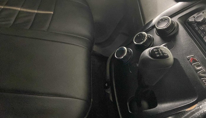2016 Mahindra Kuv100 K4 6 STR, Petrol, Manual, 53,367 km, Gear Lever