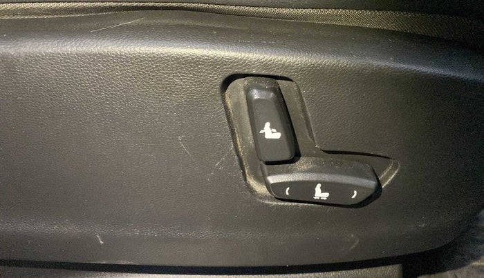 2019 MG HECTOR SHARP 1.5 DCT PETROL, Petrol, Automatic, 31,685 km, Driver Side Adjustment Panel