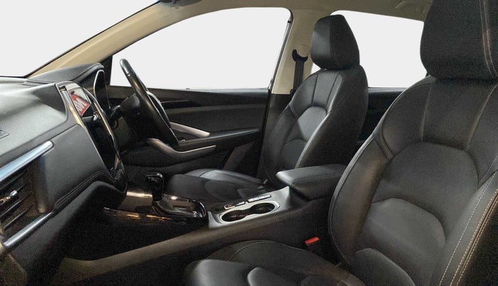 2019 MG HECTOR SHARP 1.5 DCT PETROL, Petrol, Automatic, 31,685 km, Right Side Front Door Cabin