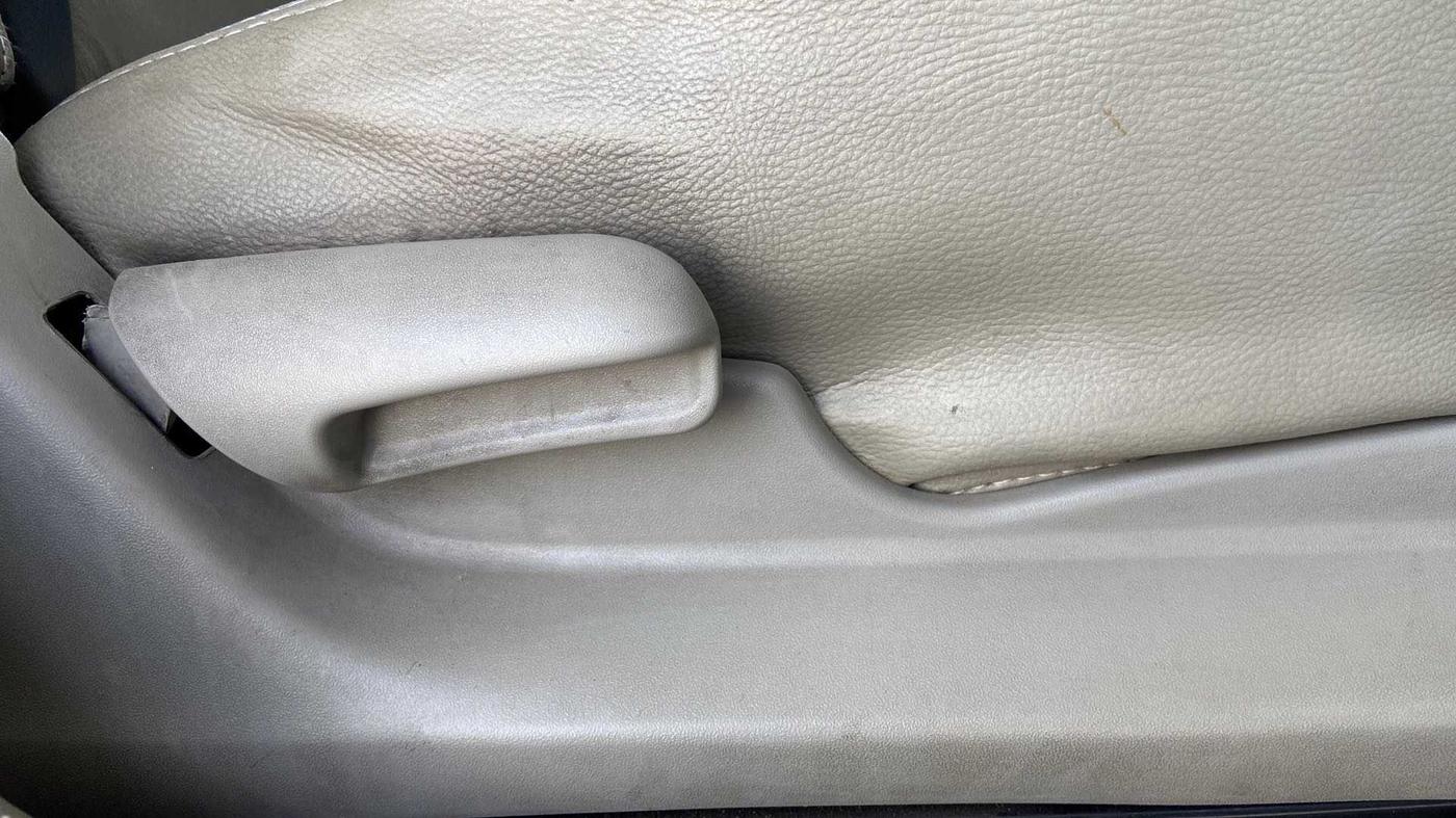 2016 Maruti Celerio VXI, Petrol, Manual, 92,707 km, Driver Side Adjustment Panel