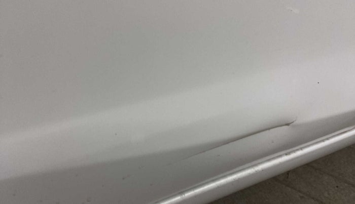 2018 Maruti Ciaz SIGMA DIESEL 1.3, Diesel, Manual, 98,779 km, Right rear door - Slightly dented