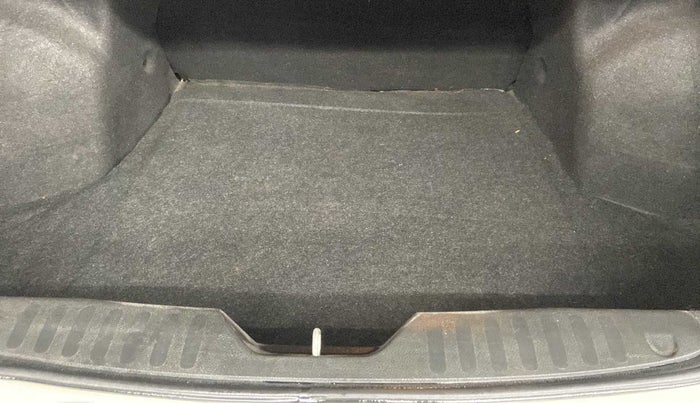 2018 Maruti Ciaz SIGMA DIESEL 1.3, Diesel, Manual, 98,779 km, Boot Inside