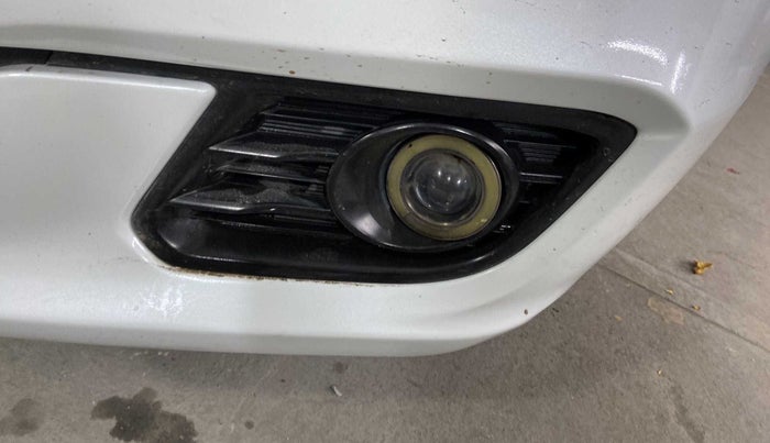 2018 Maruti Ciaz SIGMA DIESEL 1.3, Diesel, Manual, 98,779 km, Left fog light - Not working
