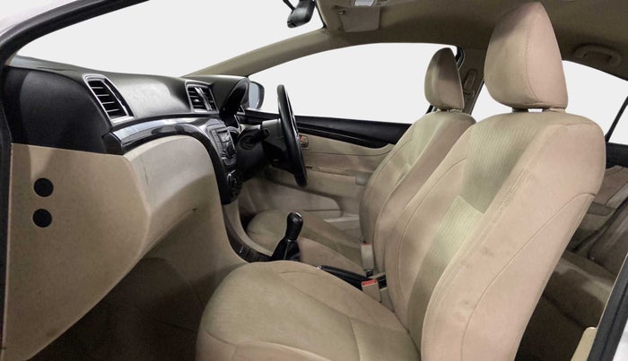 2018 Maruti Ciaz SIGMA DIESEL 1.3, Diesel, Manual, 98,779 km, Right Side Front Door Cabin